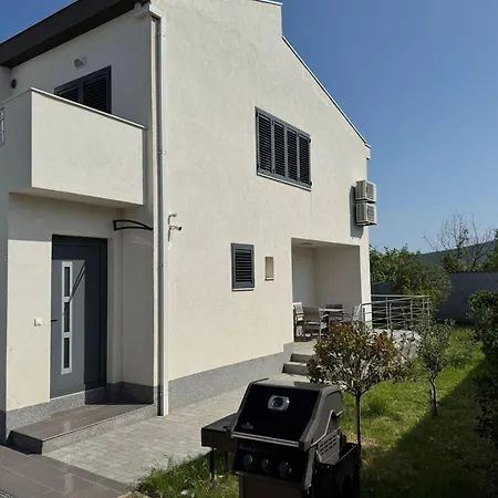 Vakantiehuis Eros Ibenik *