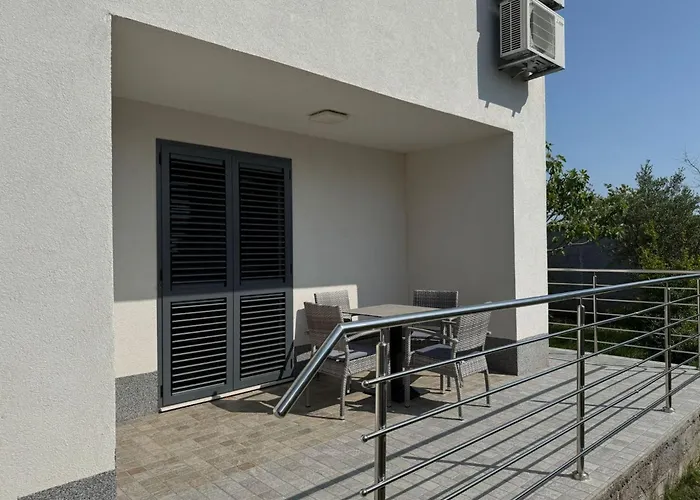 Eros Ibenik Tatil Evi *